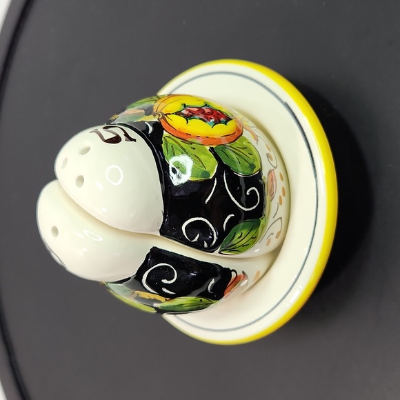 BORGIOLI CERAMICS (Italy) Salt/Pepper Set Hand painted 'Black Pomegranate' - Picture 1 of 13